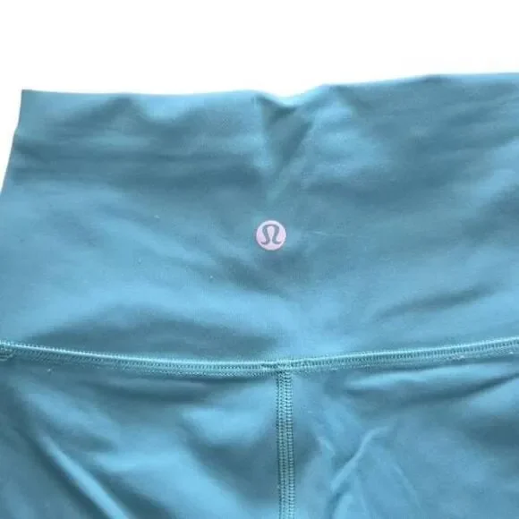 Lululemon Women's Size 2 Teal Green Biker Shorts - Picture 5 of 5